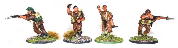 JS-Chindits-3-knives+bayonets