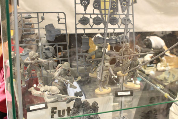 Salute 2016 Cabinets (14)