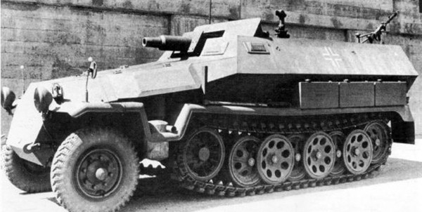 Schützenpanzerwagen (7.5 cm KwK37)b