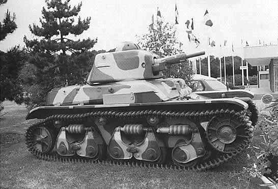 Diverses photos de la WWII Renault-R39
