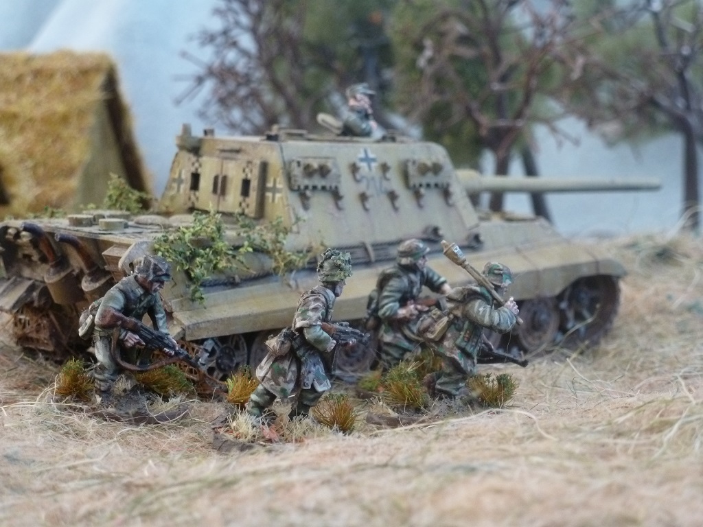 Head to Head Jagdtiger vs ISU152 Warlord Games